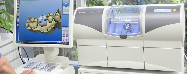 当院には専属技工士が2名在籍しています。